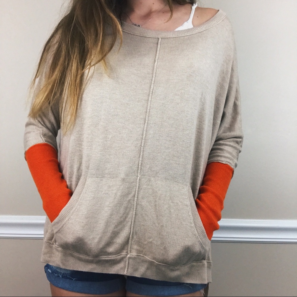 Vertical design pocket crewneck sweater